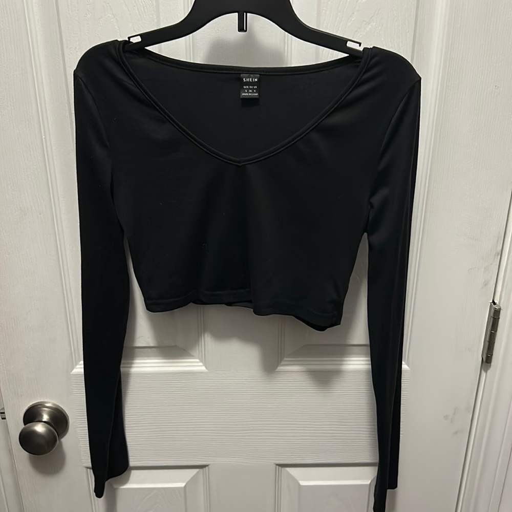 Shine black cropped top